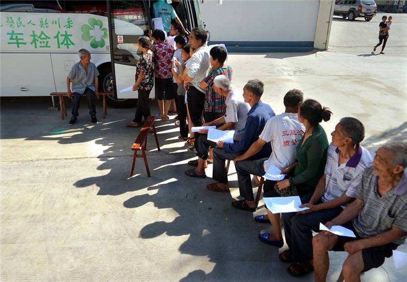 移動體檢車造福人民群眾，生產廠家為健康護航02